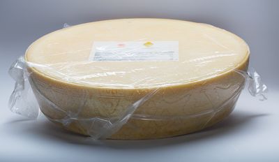 I Grana Padano 32% horiz.halb